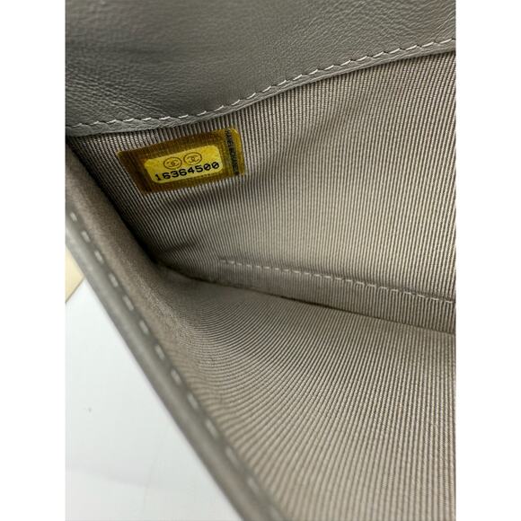 Chanel Caviar Quilted CC logo Bi-Fold Wallet Gray*EUC*Care Cards*Exterior Pocket - Picture 14 of 16